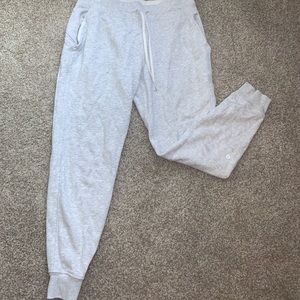 Lululemon women’s joggers